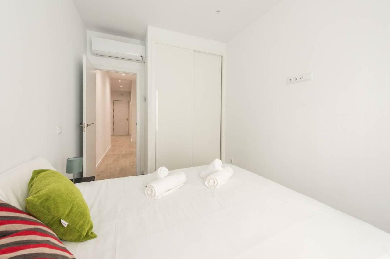 Modern With Ideal Location Next To Atocha Station Madri Exterior foto