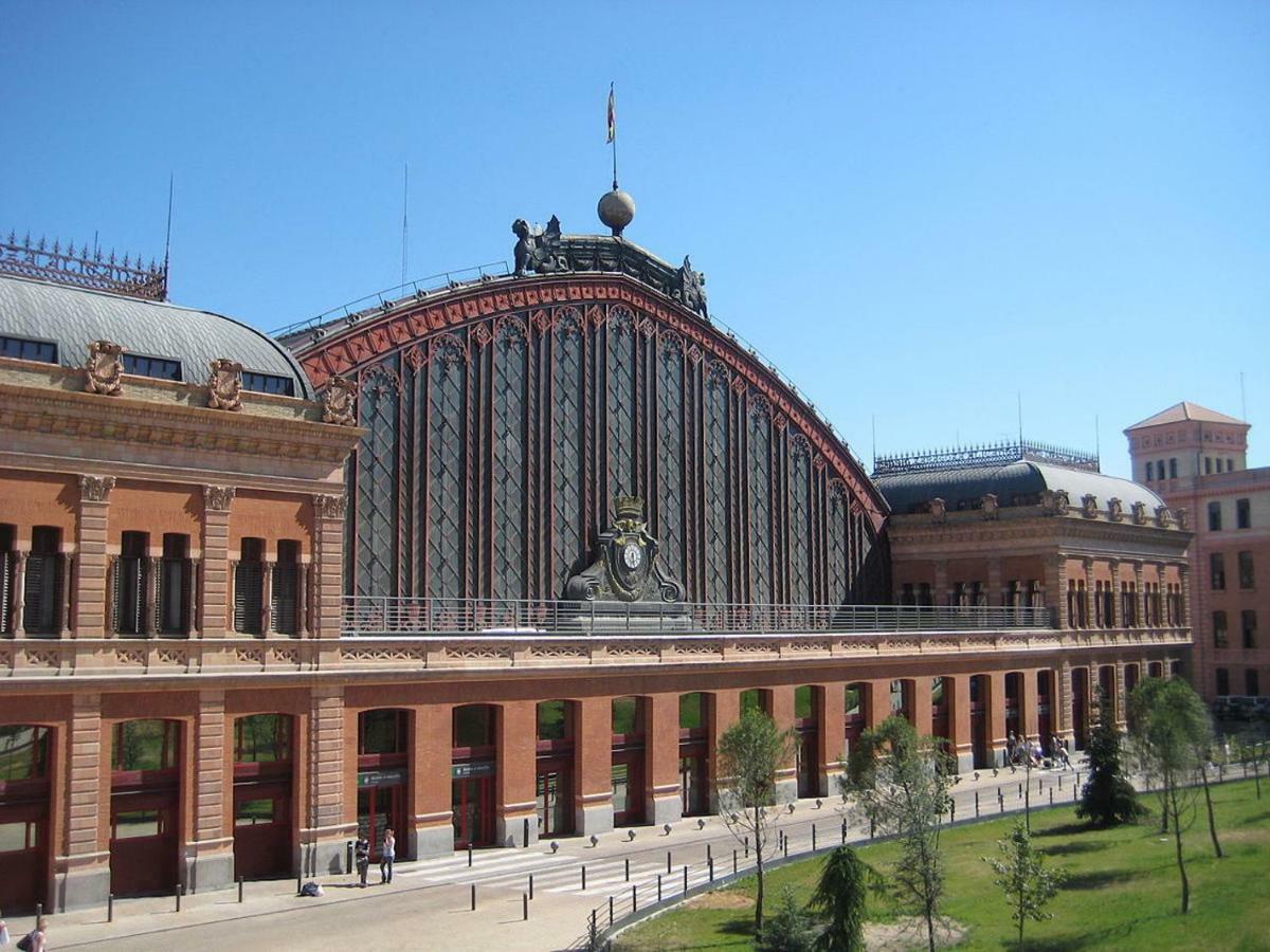 Modern With Ideal Location Next To Atocha Station Madri Exterior foto