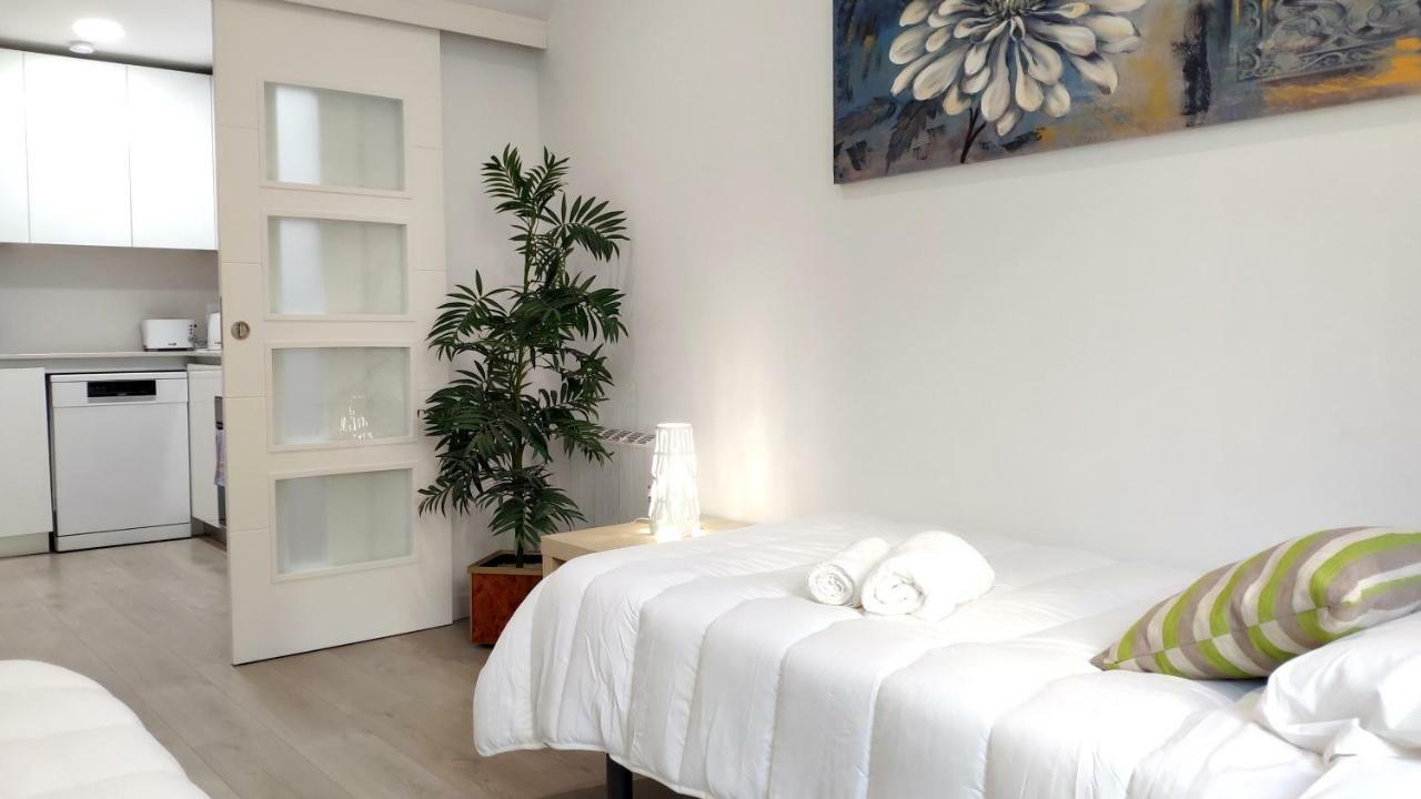 Modern With Ideal Location Next To Atocha Station Madri Exterior foto
