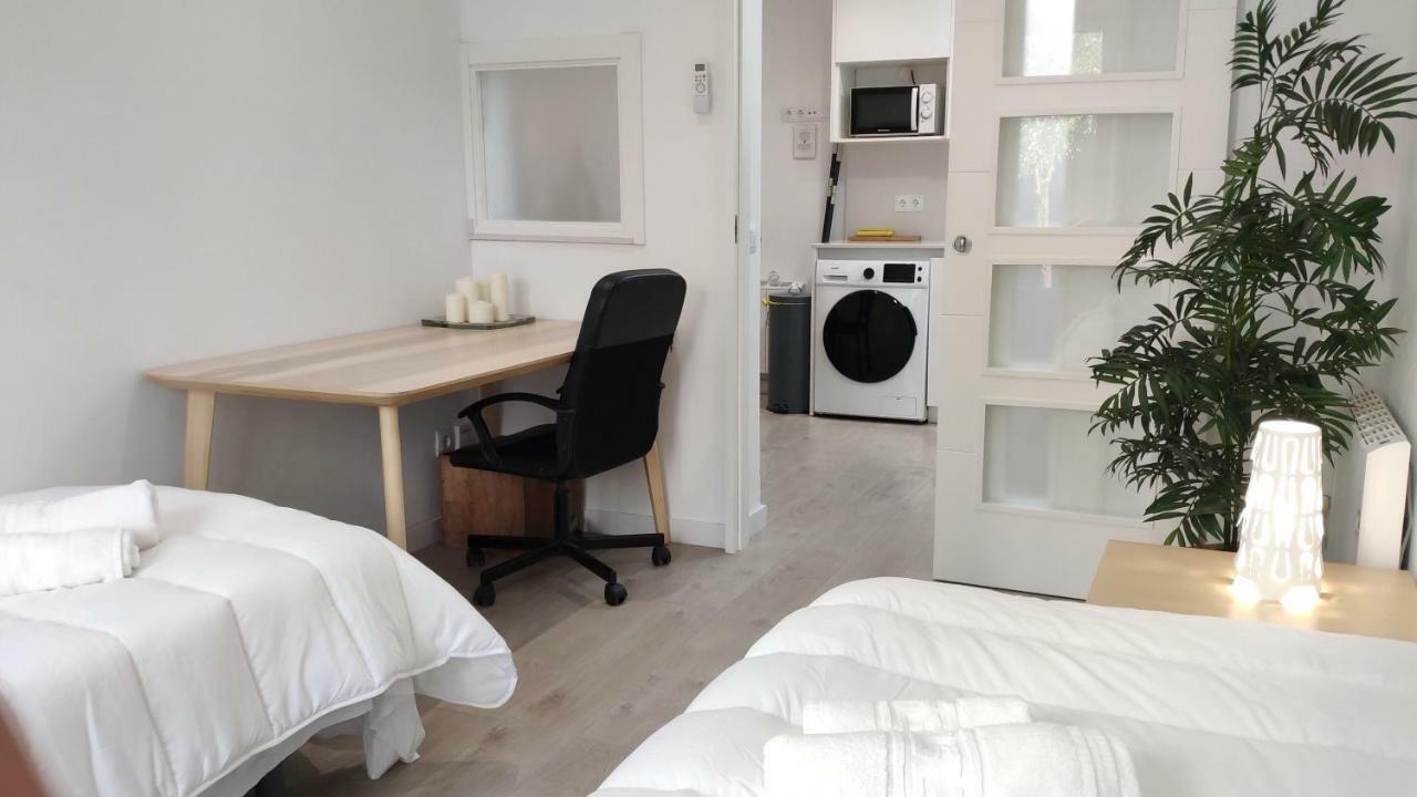 Modern With Ideal Location Next To Atocha Station Madri Exterior foto
